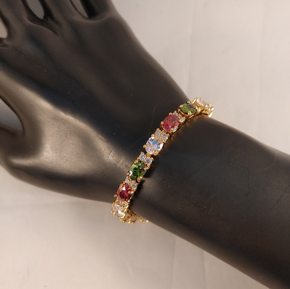 NWOT Gold and crystal bracelet